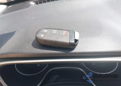 2019 Jeep Compass Limited 4X4 from USA, damaged, VIN 3C4NJDCB7KT638615